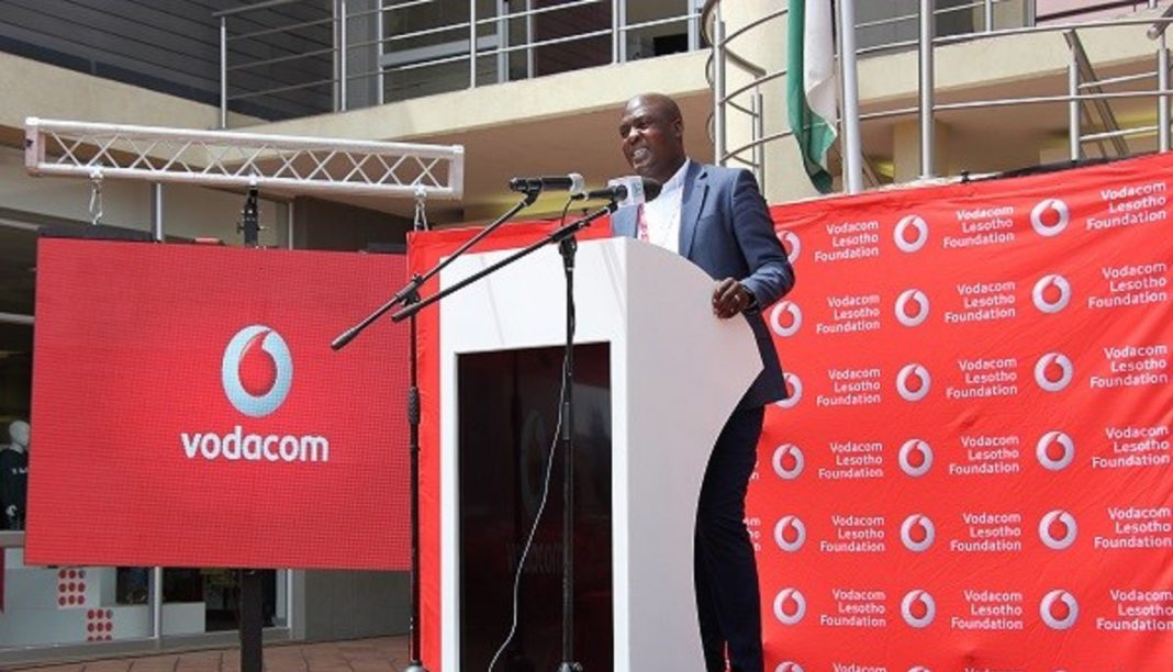 La Fondation Vodacom Lesotho s'engage à former 1500 filles sur les langages de codage et de calcul d'ici mars 2020.