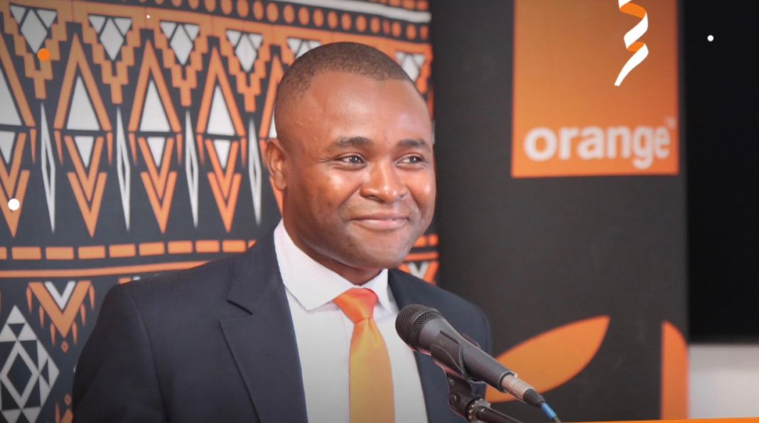 Yves Kom (Orange Cameroun) : « L’offre Max2Talk est très appréciée des jeunes. Elle coûte 1000U, mais ils bénéficient de 10.000U tout réseau pendant 30 jours »